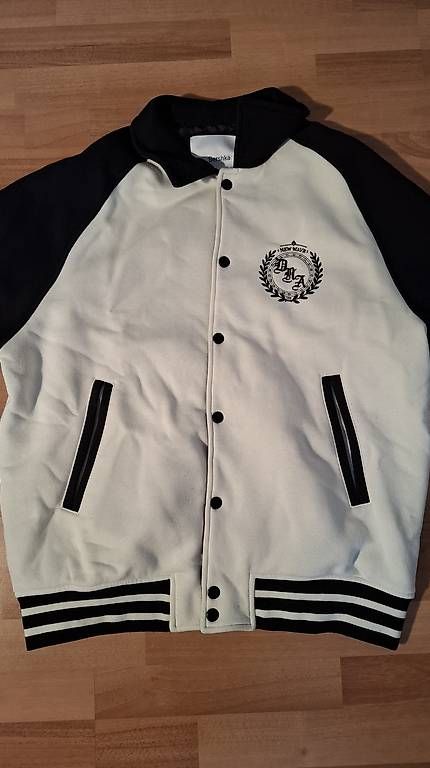 Giacche: Veste universitaire Bershka – Usato da Fleurier venduto da die_gg95 3