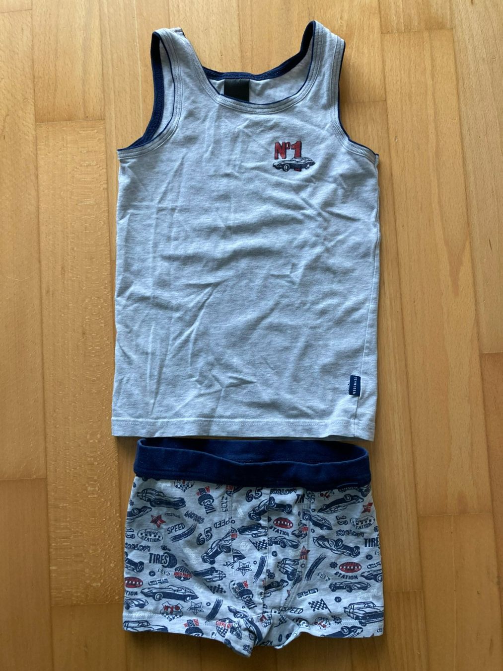 Schiesser Biancheria intima: Unterhose und Unterhemd mit Auto-Motiven "Schiesser" – Usato da Muttenz venduto da Juvenile33