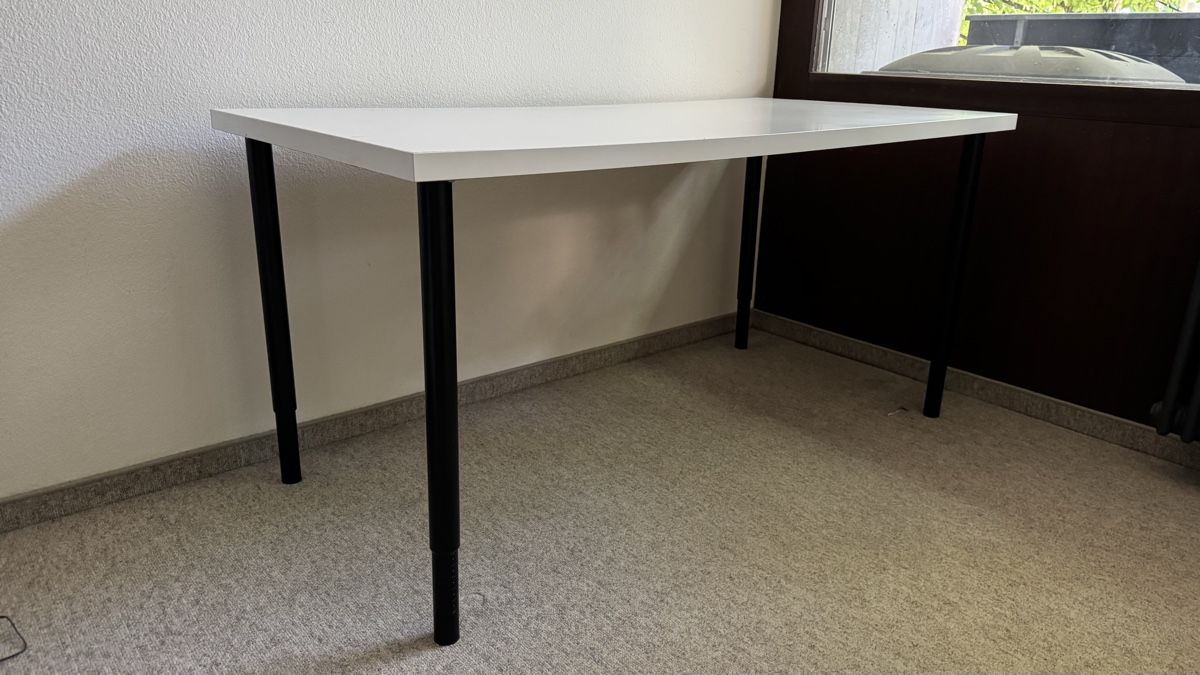 Ikea Scrivanie: Ikea table desk – Usato da Cham venduto da mar_xs6l