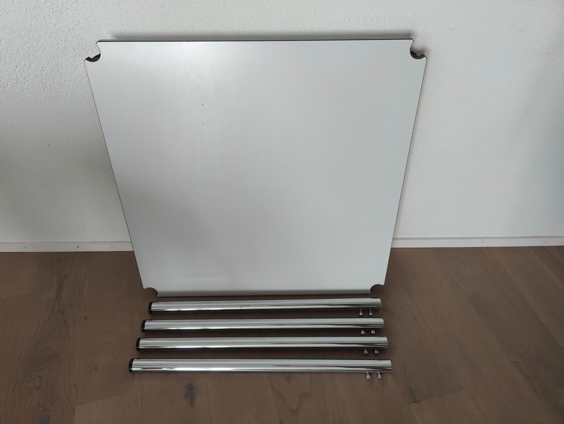 USM Tables: USM Haller Tisch,  75 × 75 cm – D'occasion à Rotkreuz par marclooo 1