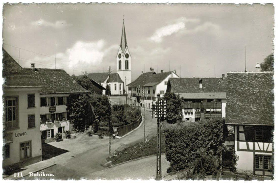 Cartoline postali: AK Bubikon Dorfansicht mit Kirche – Usato da Zürich venduto da Tolima194