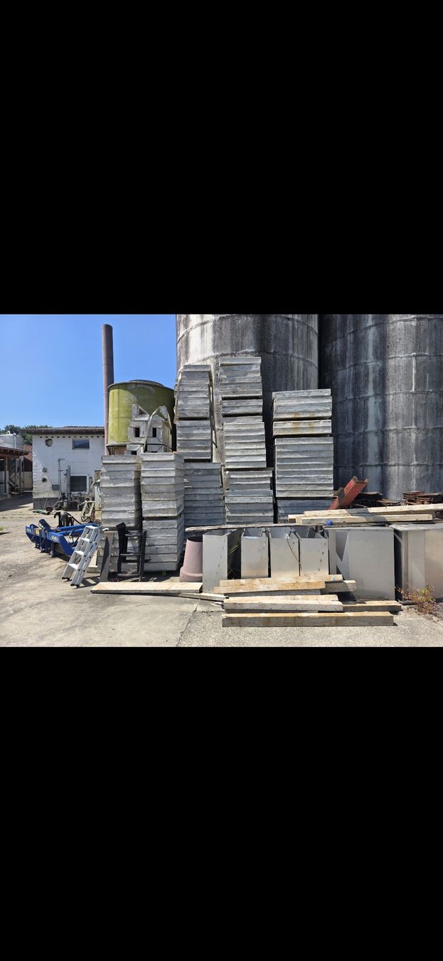 Tutti gli attrezzi: Schalungsmaterial – Usato da Fischingen venduto da imh_w9jy