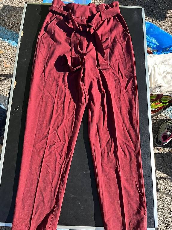 H&M Pantaloni: Pantalon femme – Usato da Saxon venduto da Nzo