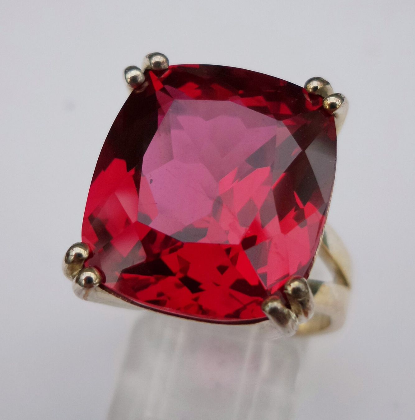 Anelli: Ring Silber mit grossem roten Topas Grösse 54 – Nuovo (secondo la descrizione) da Zürich venduto da benedikt12 2