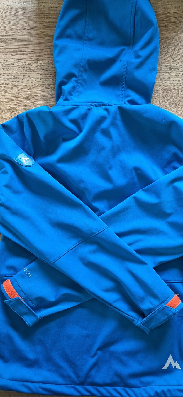Mckinley Giacche & Cappotti: Funktionale Softshelljacke von McKinley – Gr. 152 – Usato da Balsthal venduto da Koala606 1
