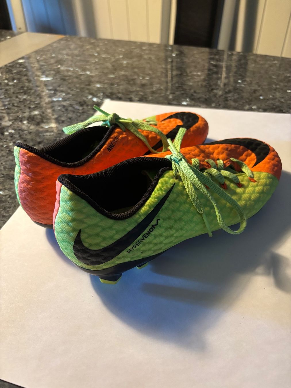 Nike Scarpe da uomo: Fussballschuhe Nike Orange/Grün – Usato da Sulz AG venduto da ZIRON-ART 1