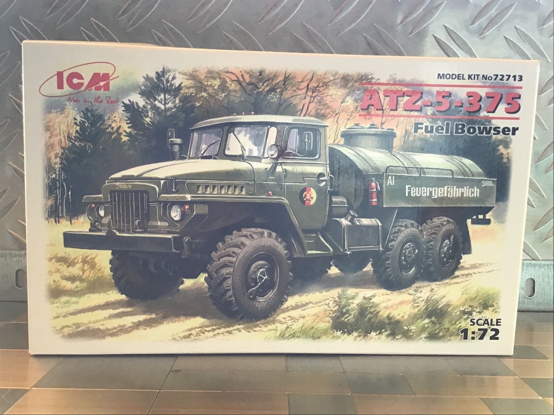 Kit di modellismo & Modellini statici: ICM FUEL BOWSER ATZ-5-375  1:72 – Nuovo (secondo la descrizione) da Männedorf venduto da Spezial-Modelle