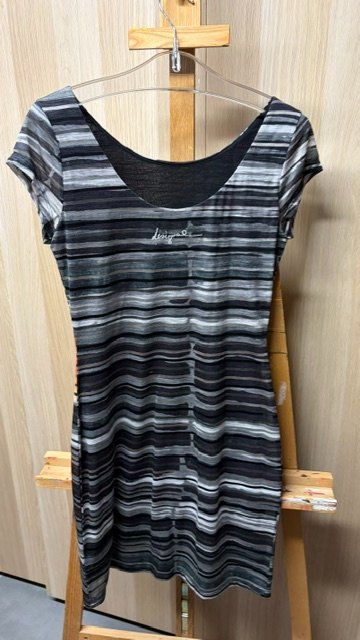 Desigual Kleider: Robe Desigual neuve – Neu (gemäss Beschreibung) aus Crans VD von vra_262m 1