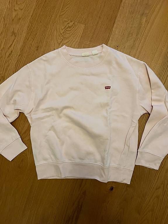 Pullover & Sweatshirts: Levis Pullover – Gebraucht aus Glattpark(Opfikon) von Joyce.