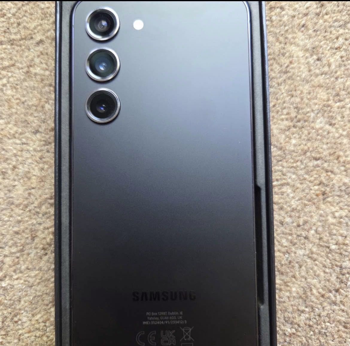 Samsung Telefoni cellulari / Smartphones: SAMSUNG  Galaxy S23, 256GB, Phantom Black – Nuovo (secondo la descrizione) da Chiasso venduto da Pat_chuli 1