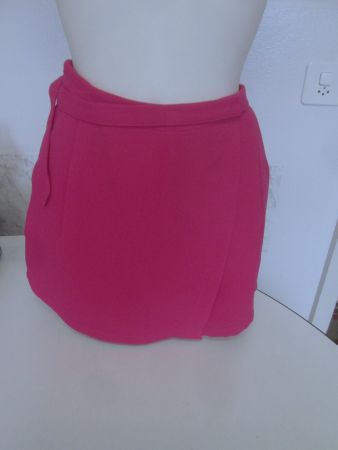 Mint und Berri Shorts, Größe 38