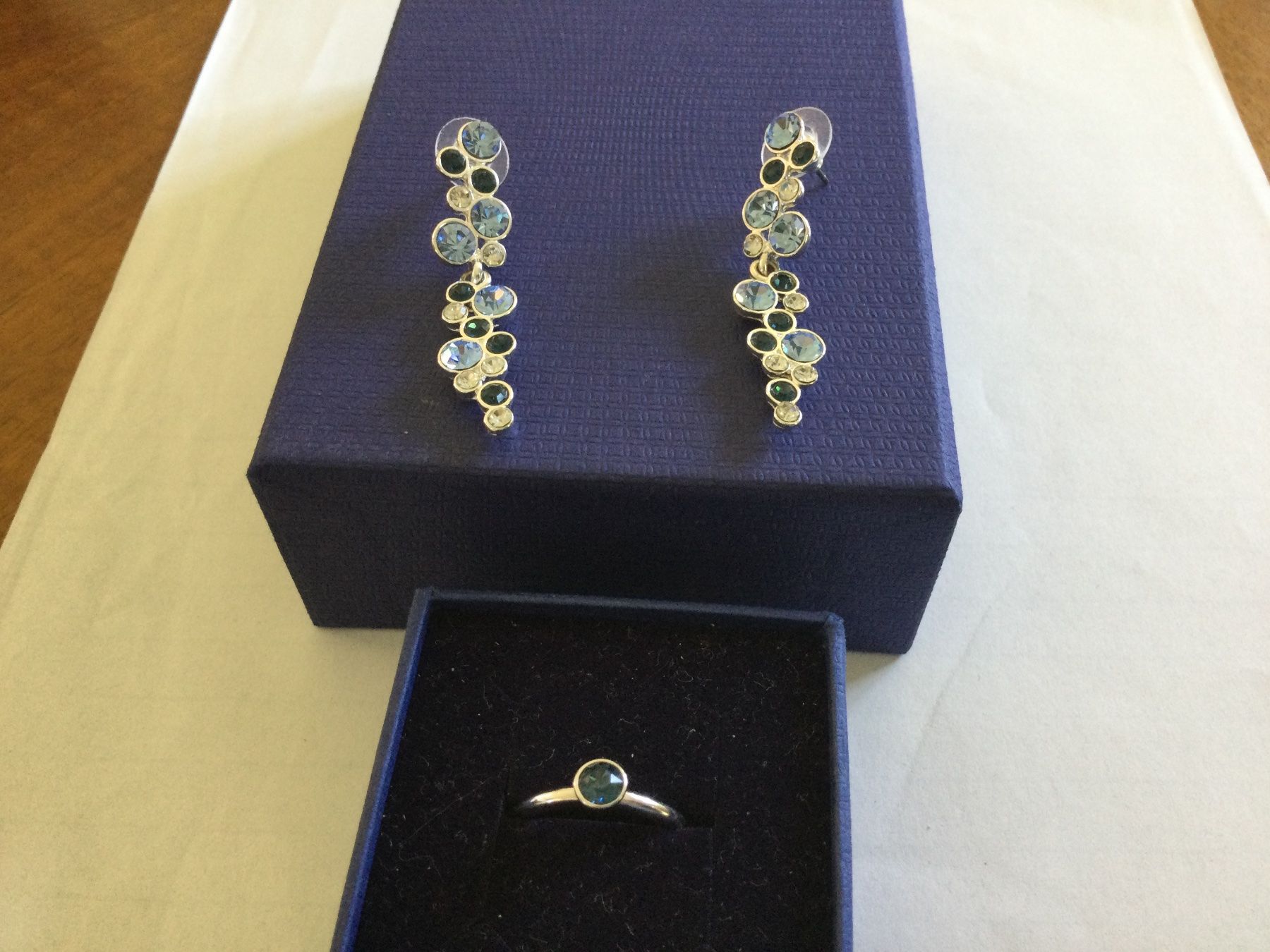 Ohrringe & -stecker: Modeschmuck, Ohrstecker, Ring – Gebraucht aus Münchenbuchsee von kruseli