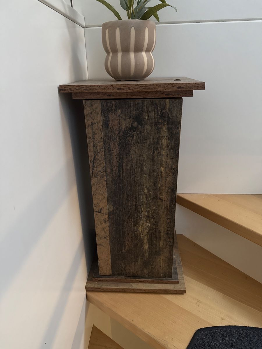 Altro per la casa: Pflanzensäule mit Stauraum – Usato da Winkel venduto da _OachKatzerl_