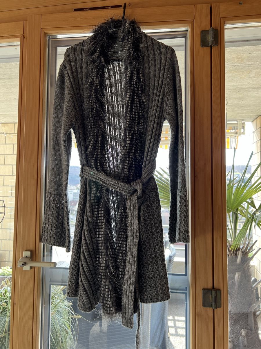 Giacche: Strickjacke grau von Malvin – Nuovo (secondo la descrizione) da Frenkendorf venduto da KailuaFlower