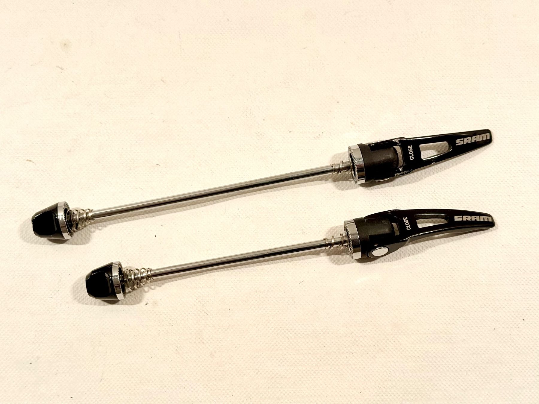 Sram Pezzi di ricambio: SRAM Schnellspanner Set V+H 115 Gramm / 2602 – Usato da Luzern venduto da bikeandbeltcom