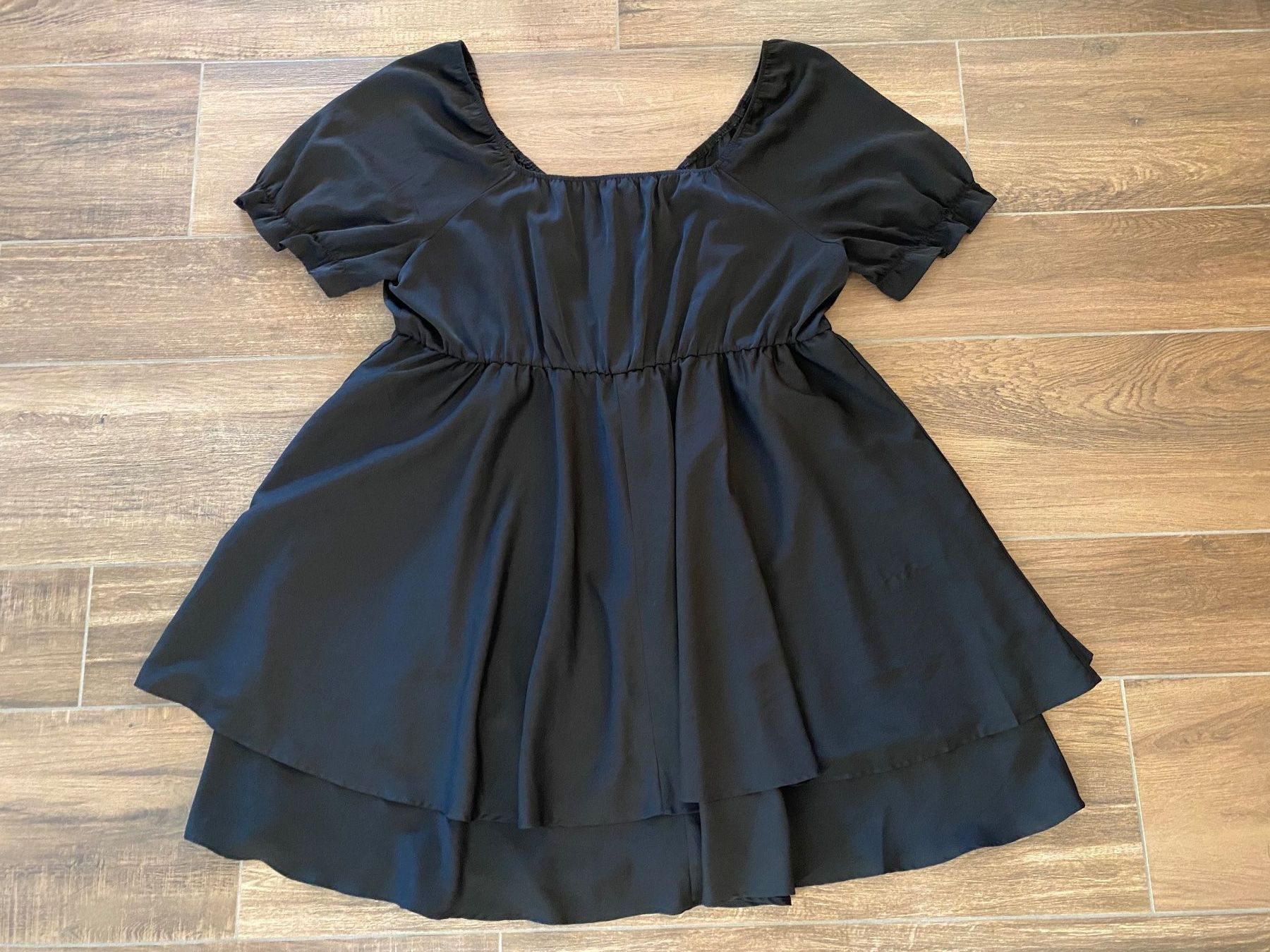 Shein Vestiti: Kleid mit Puffärmeln schwarz Gr. 54 / 5XL – Usato da Pratteln venduto da a23_j2gs 1