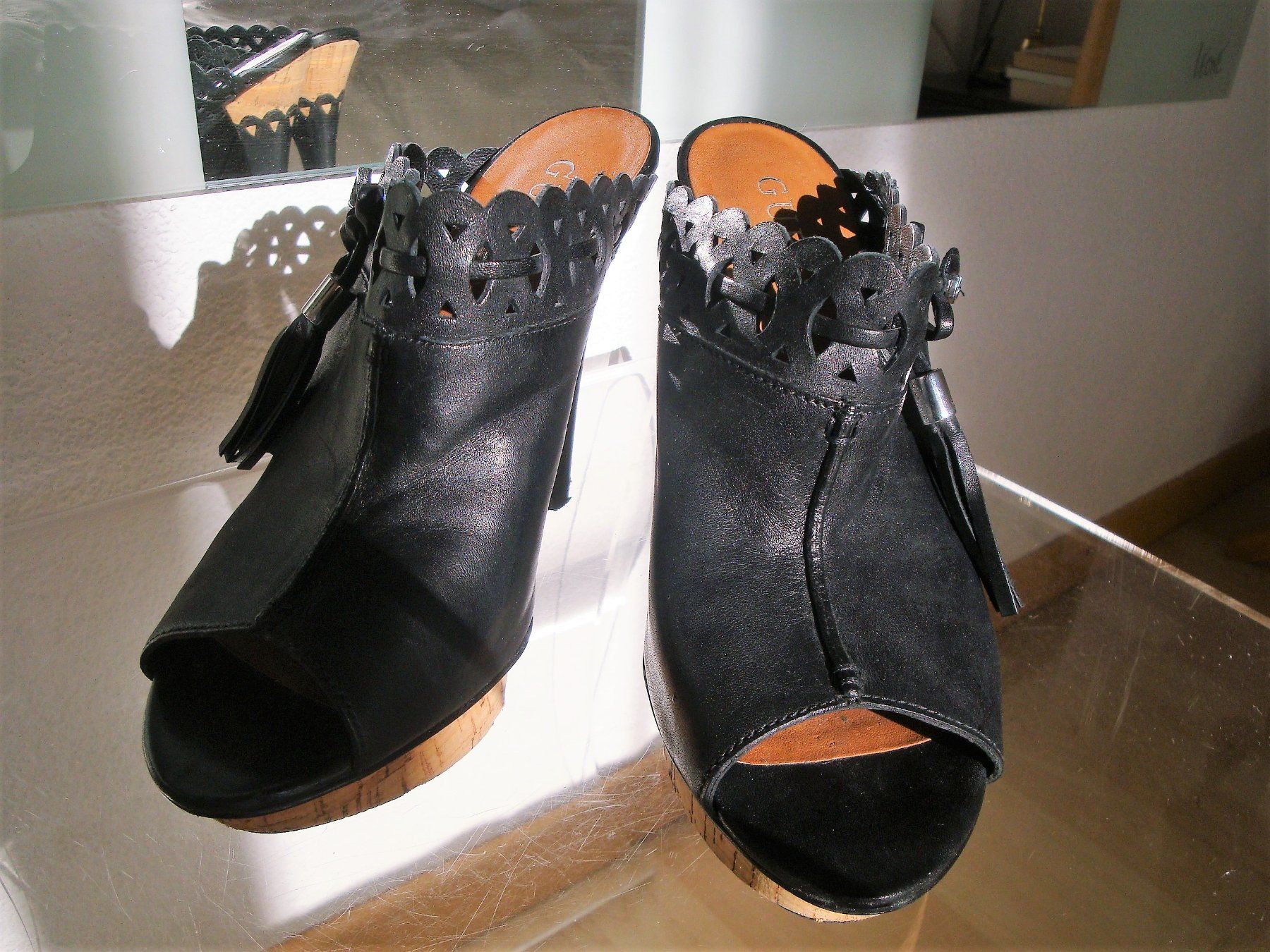 Guess Chaussures femmes: GUESS PLATEAU-SANDALETTEN – D'occasion à Eschenbach SG par Lady020 4