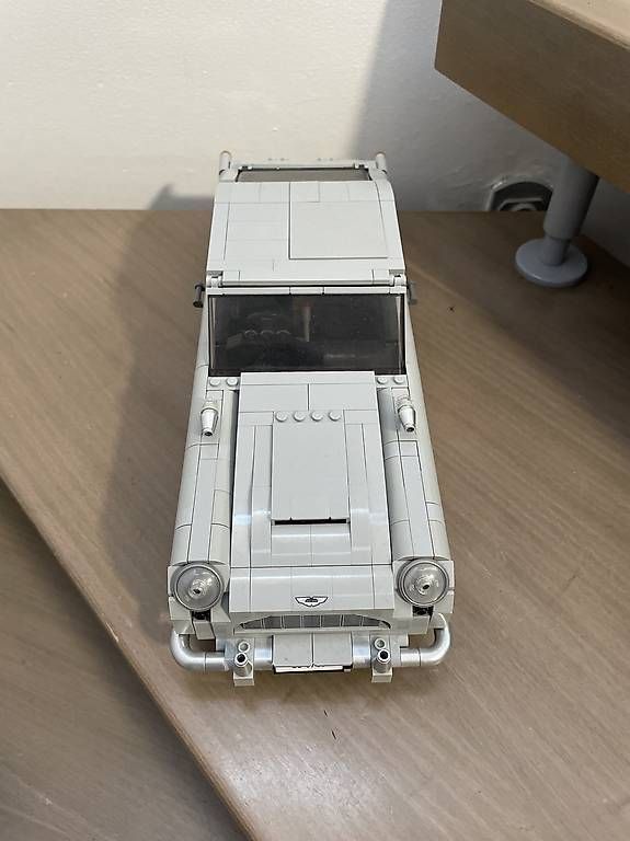 Lego Kit di costruzioni: LEGO Creator James Bond Aston Martin DB5 10262 – Usato da Vésenaz venduto da Nephrax 3