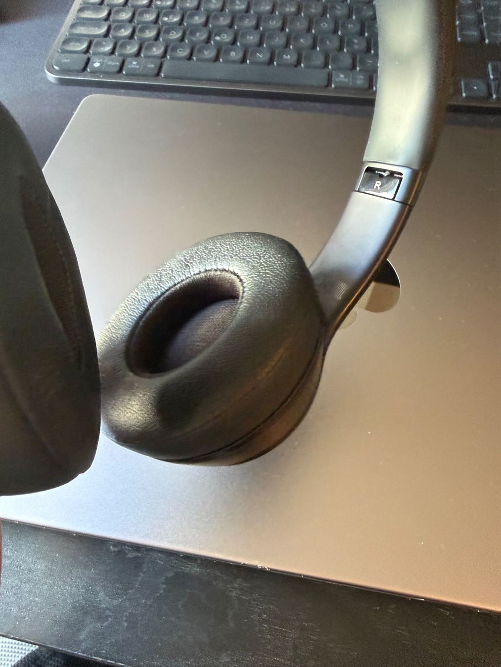 Beats Kopfhörer: Beats Solo3 Wireless Kopfhörer inkl. Case – Neu (gemäss Beschreibung) aus Zürich von Fuentes 5