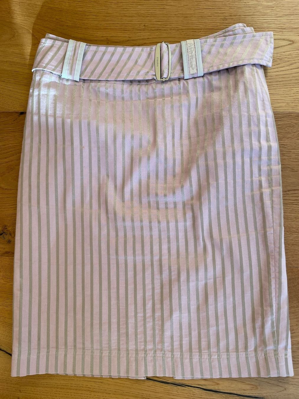 Airfield Gonne: AIRFIELD Rock rose/beige Gr.36 mit GRATIS Bluse – Usato da Hämikon venduto da schneider.petra