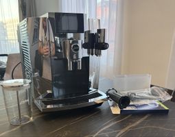 Jura E8 Kaffeevollautomat 
