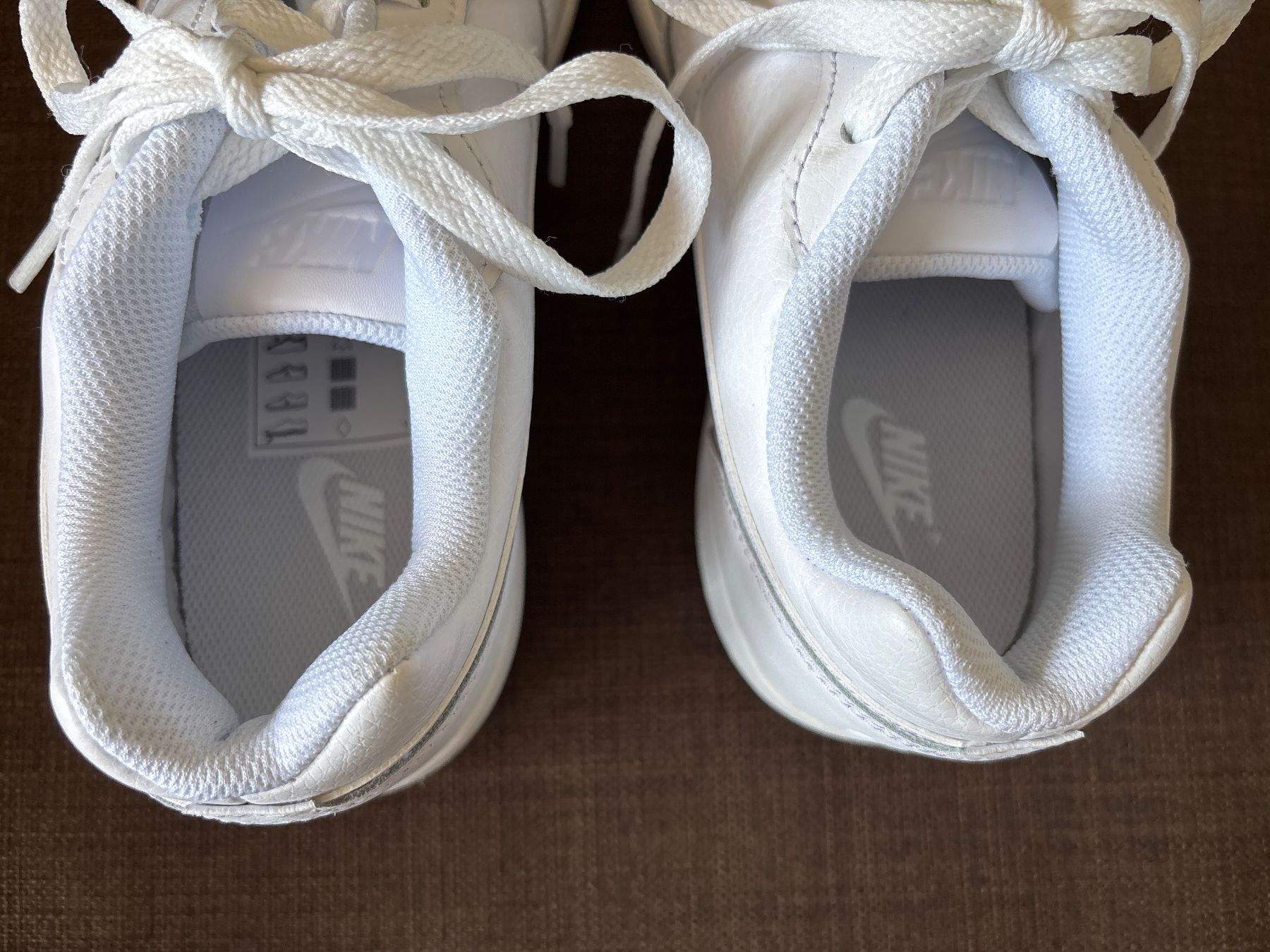 Nike Herrenschuhe: Nike Sneaker Gr. 42 NEU – Neu und originalverpackt aus Genève von Buens4 3