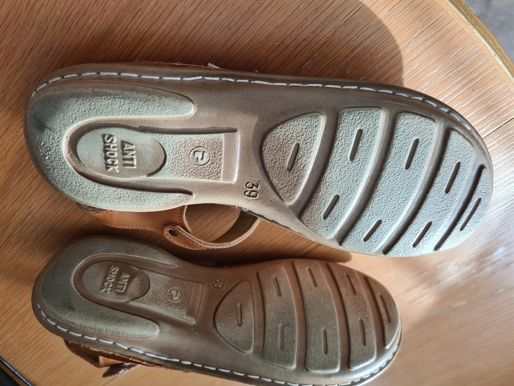 Scarpe da donna: hellbraune Sandalette Grösse 39 – Usato da Olten venduto da chaas21 4
