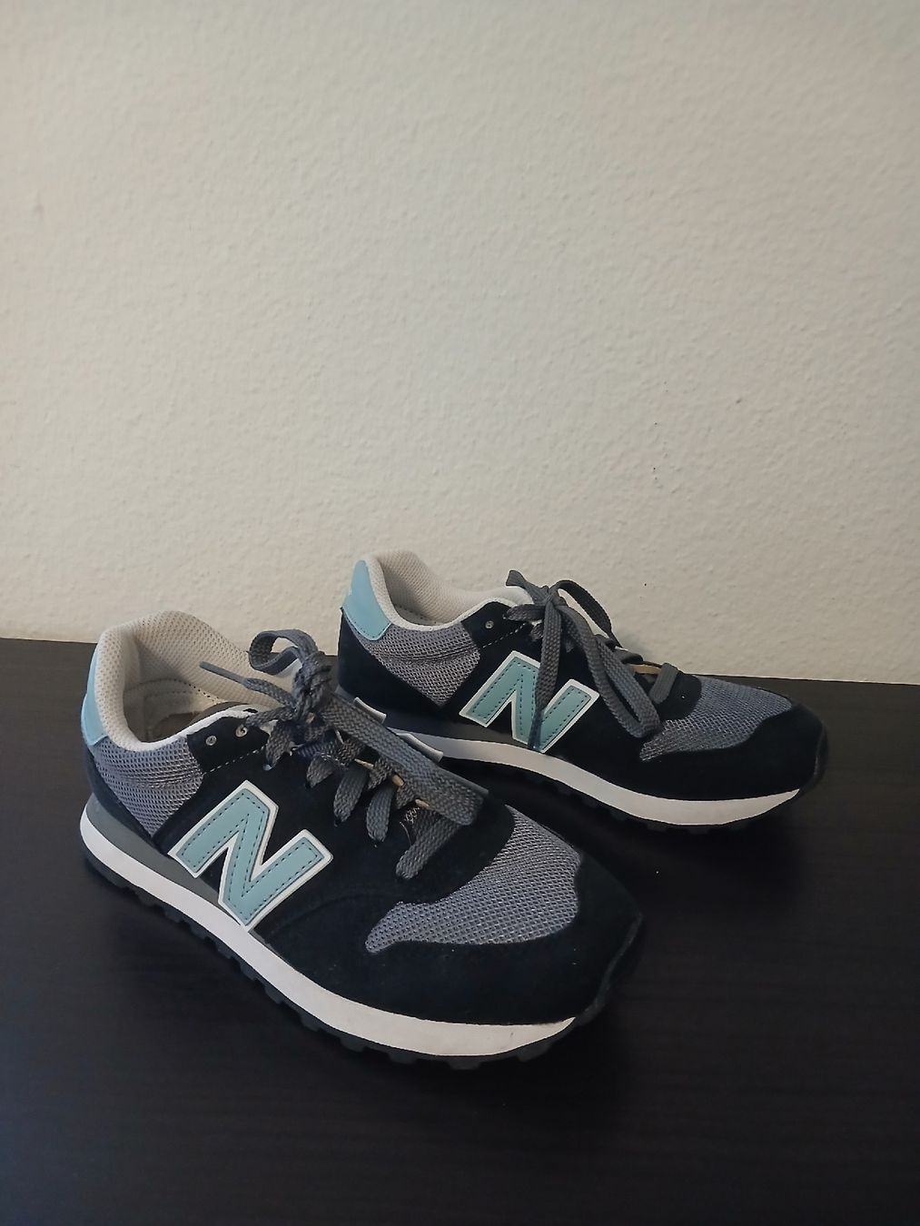 New Balance Damenschuhe: !!! New Balance Schuhe Gr.35 !!! – Gebraucht aus Reinach BL von Ibizo69