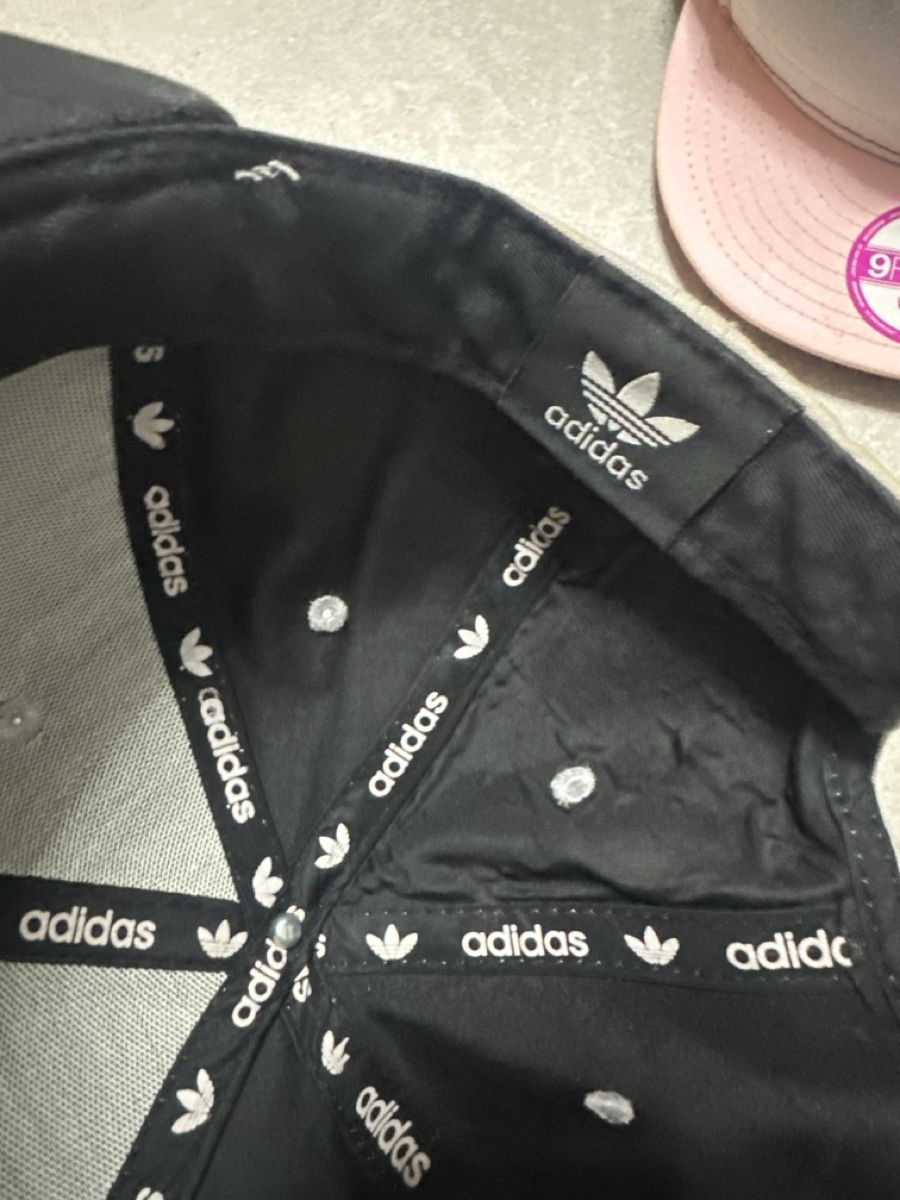 Adidas Copricapi, berretti & cappellini: Adidas Cap Skateboarding, – Usato da Ottenbach venduto da Irinaberther 1
