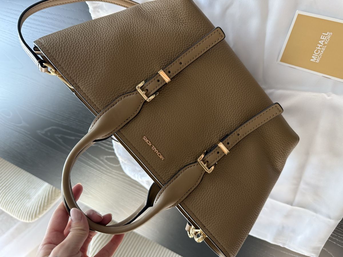 Michael Kors Sacs femmes: Michael Kors Tasche – Neuf avec emballage d'origine à Kirchdorf BE par jsa_g 5