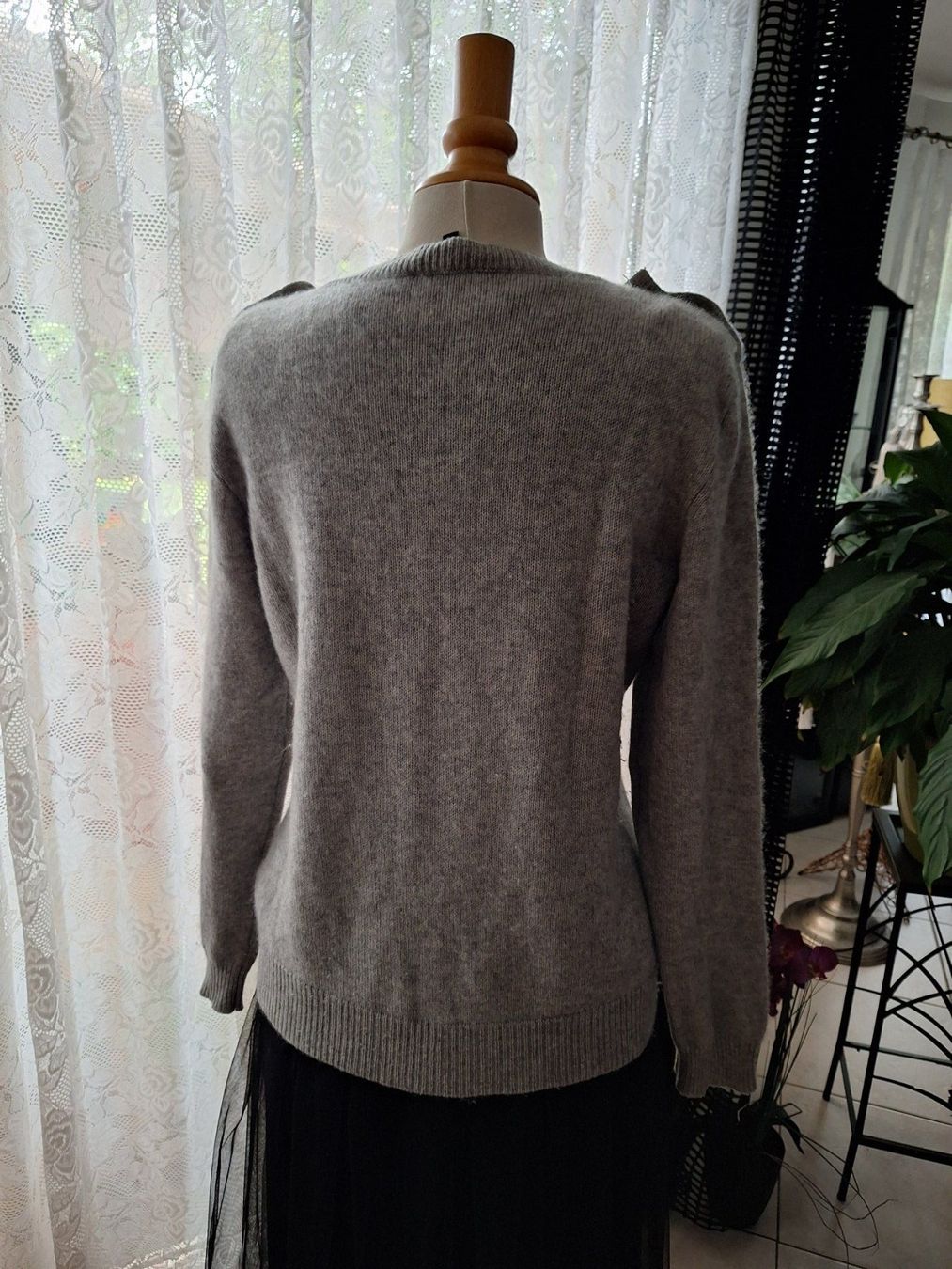 Caroll Pullover & Sweatshirts: Pull cardigan 100% cachemire, 40-42 – Gebraucht aus St-Triphon von Jldr0 1
