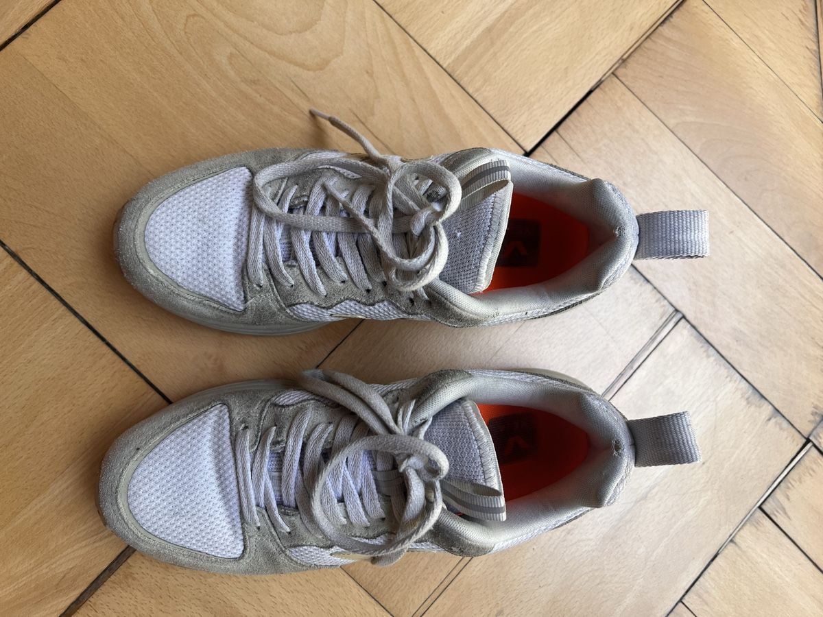 Veja Scarpe da donna: VEJA Sneakers beige/weiss 39  – Usato da Zürich venduto da romcam 1