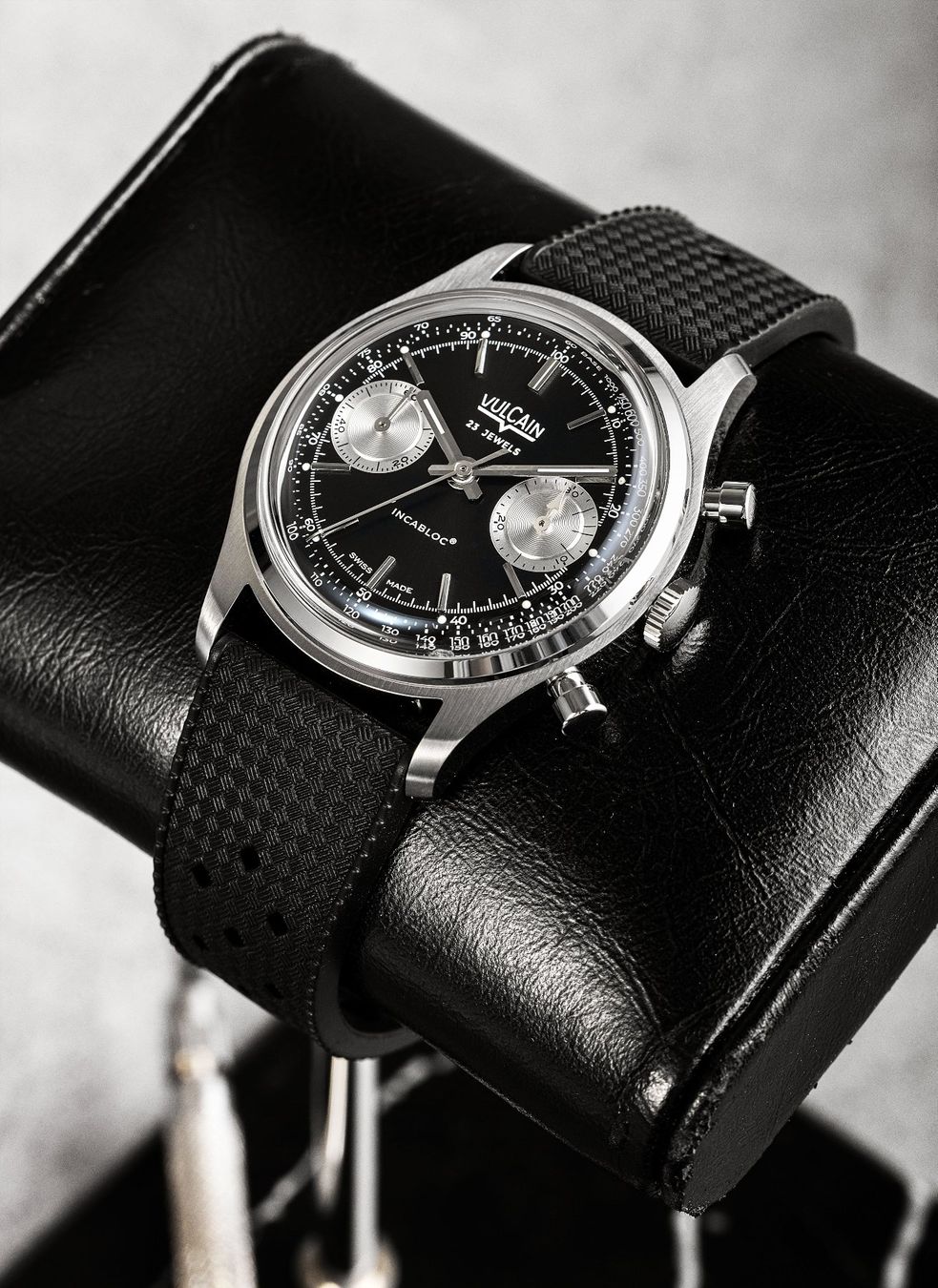 Vulcain Orologi: Vulcain Manual Chronograph 70's Black & Silver – Nuovo e nell'imballaggio originale da Carouge GE venduto da Watchaser 2
