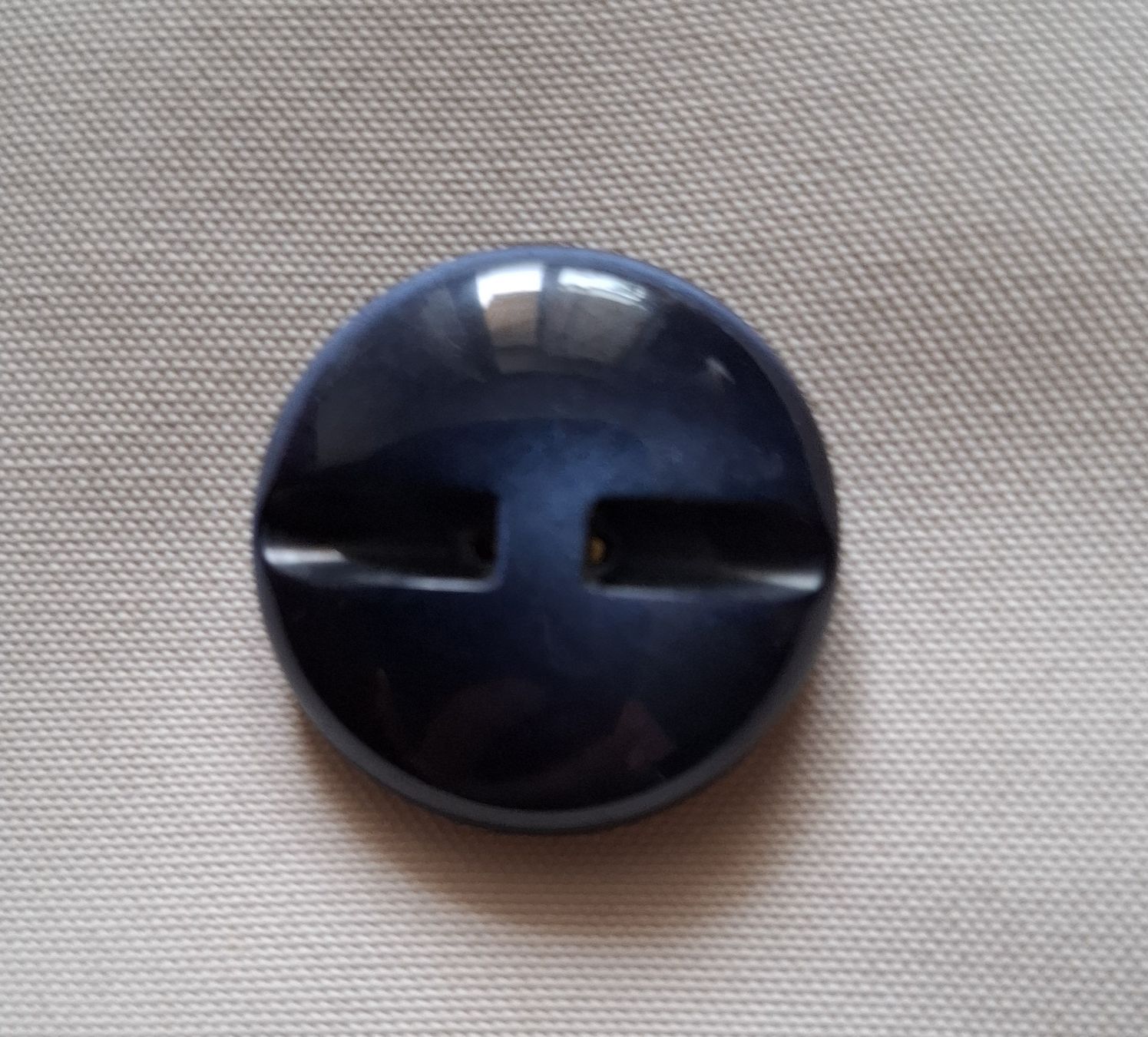 Bottoni: 1 Knopf schwarz/ blau, 29 mm. – Usato da Dietikon venduto da Hirschkopf 2