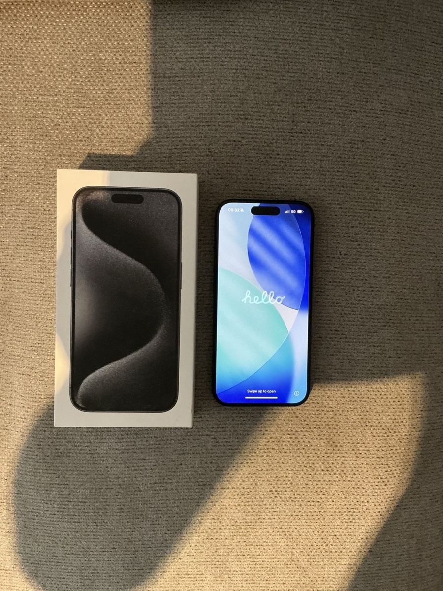 Apple Telefoni cellulari / Smartphones: iPhone 15 Pro 256GB  – Nuovo e nell'imballaggio originale da Genève venduto da seb_7vgp
