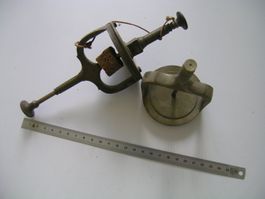 2 alte Uhrmacher-Werkezeuge aus Messing