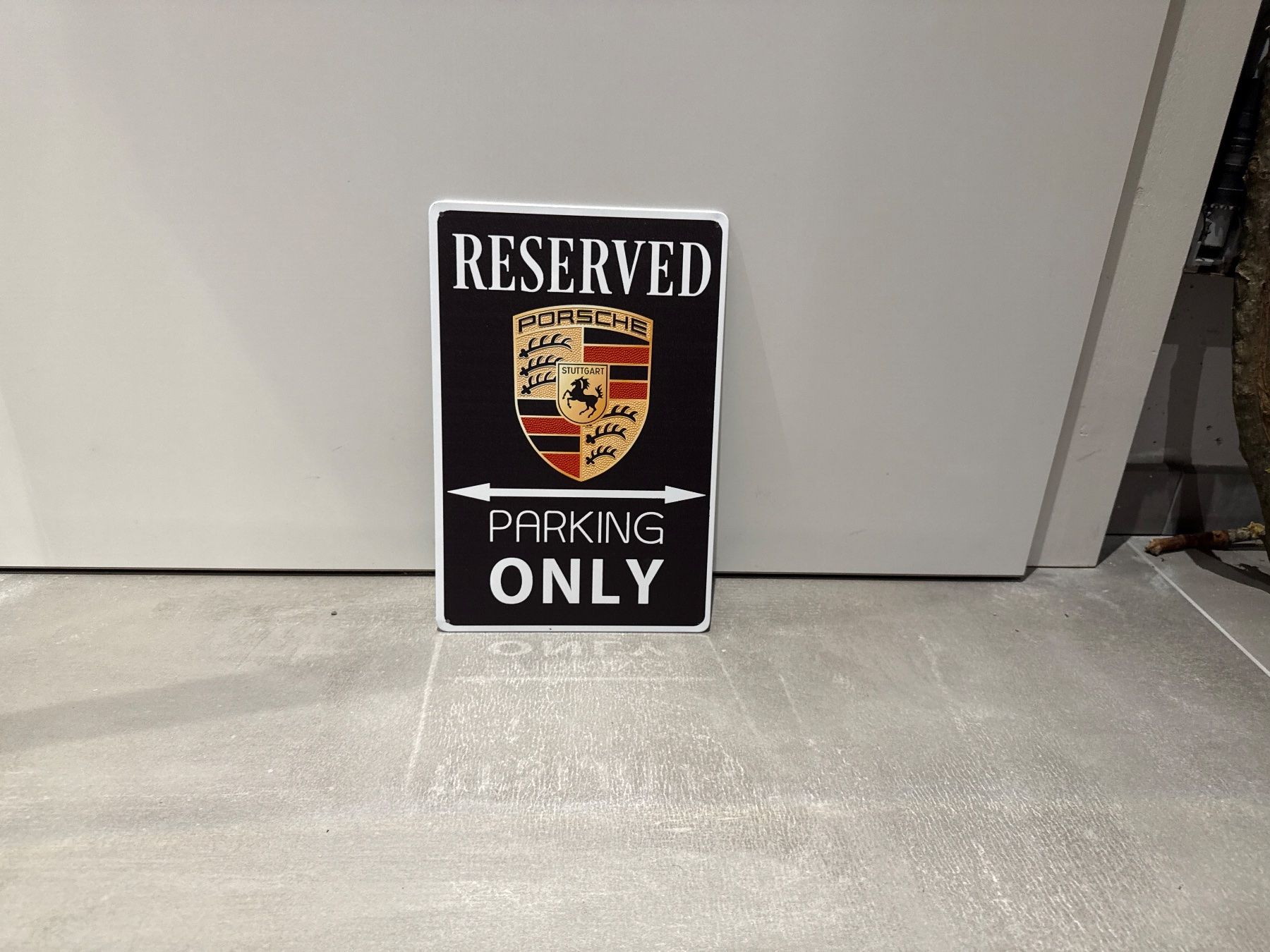 Porsche Insegne: PORSCHE Parking ONLY Schild Blech TOP ANGEBOT % NEU – Nuovo e nell'imballaggio originale da Seon venduto da Aaargauer01 5