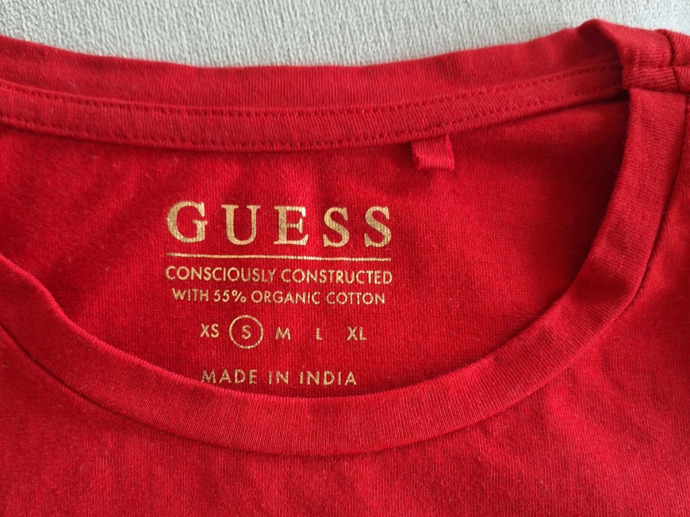 Guess T-shirts: Guess Shirt – D'occasion à Schwerzenbach par Kapstadt2007 2