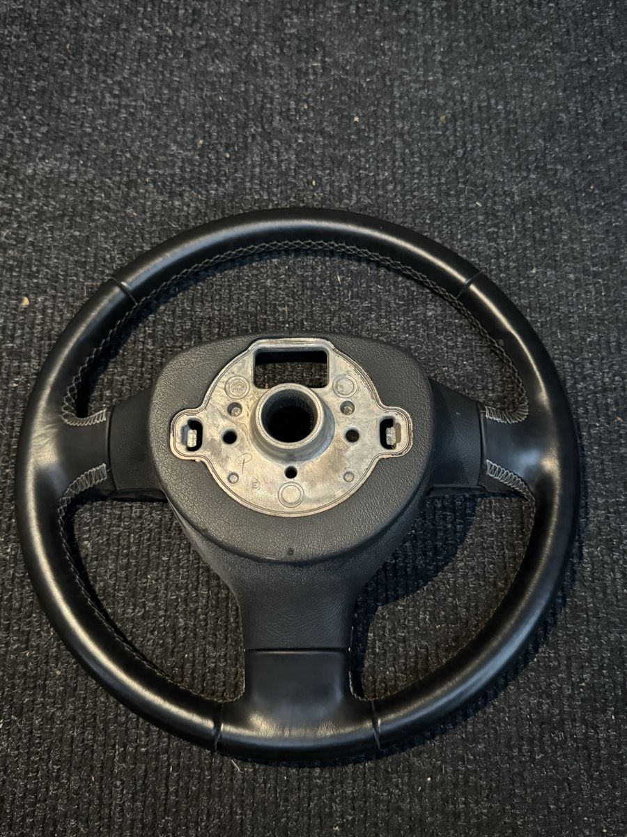VW Toutes les pièces auto: Golf 5 Original Lenkrad – D'occasion à Volketswil par TopDealszh 2