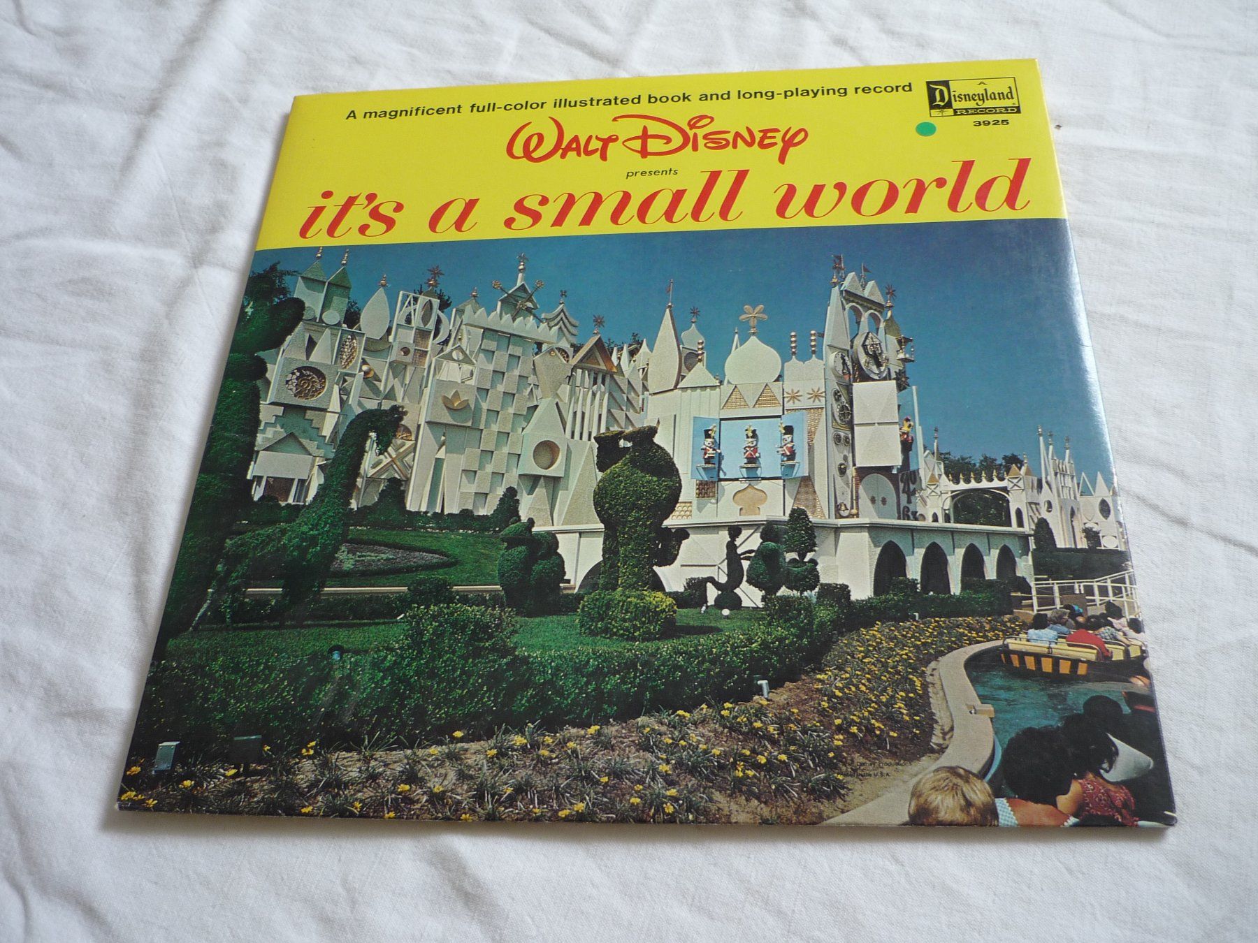 Schallplatten: 12" Vinyl - Walt Disney - its a small world - Kinder – Gebraucht aus Beringen von zzRegal