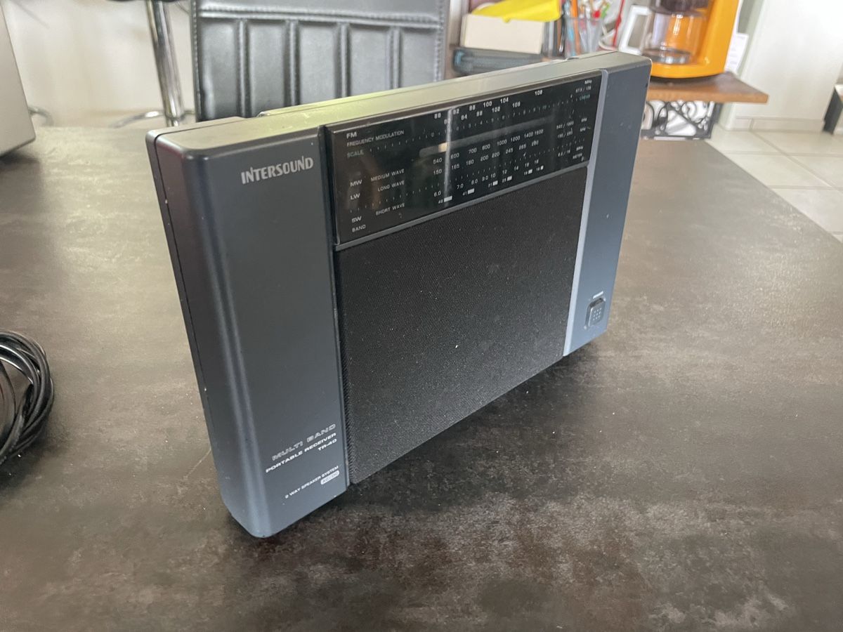 Radio: Radio Vintage Intersound modèle TR-40 – Usato da Vallamand venduto da Bricbracbroc82 1