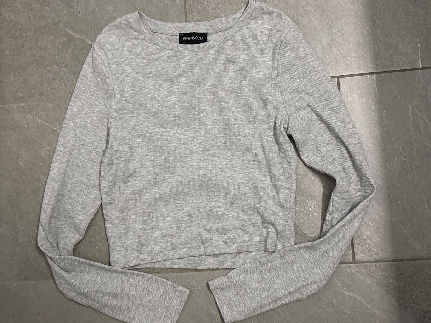 Pullover & Sweatshirts: Damen Pulli , bauchfrei, Gr. M – Gebraucht aus Amriswil von used2use