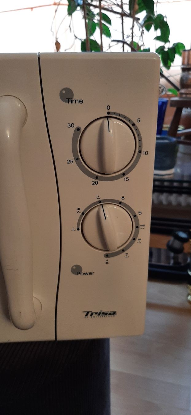 Elettrodomestici da cucina: Trisa Microndo Grill, Mikrowelle mit Grillfunktion – Usato da wädenswil venduto da salami05 4