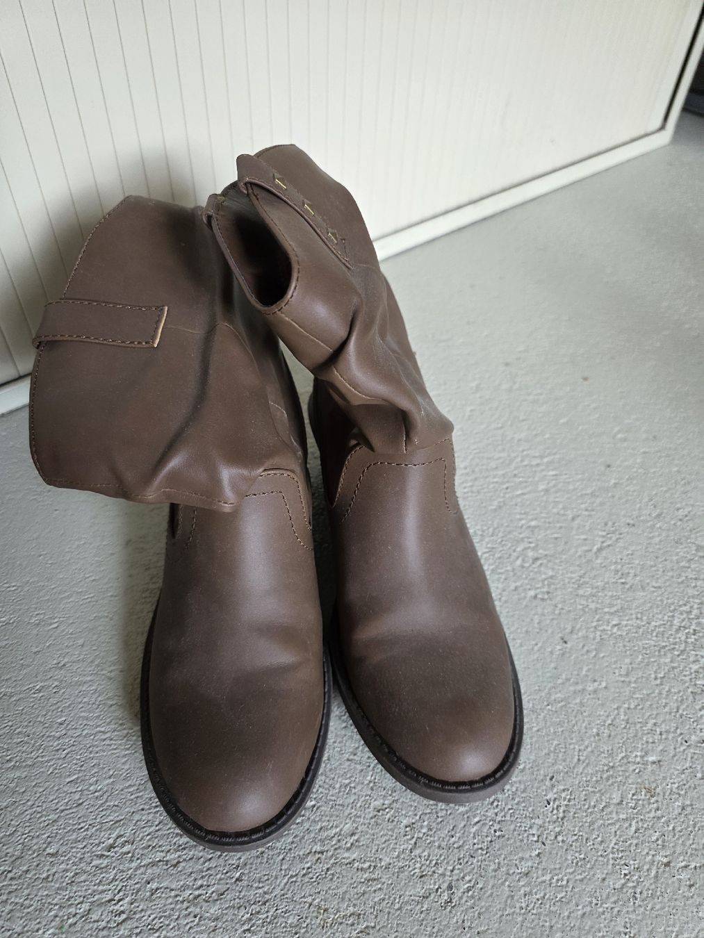 Scarpe da donna: Neue braune Damenstiefel, Grösse 39.5 – Usato da Schüpfheim venduto da Hermini_28 1