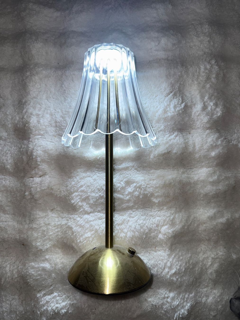 Lampen: Lampe de table LED dorée – Gebraucht aus Biel/Bienne von Rinee_G 2