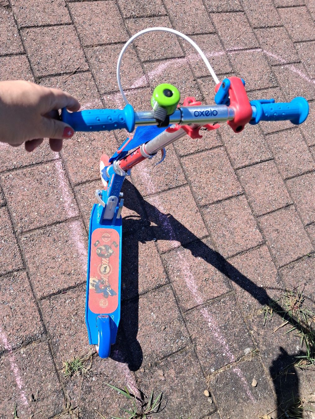 Oxelo Kickboard: Kindertrotti Oxelo blau zusammenklappbar – Usato da Weiach venduto da Musikmaengu