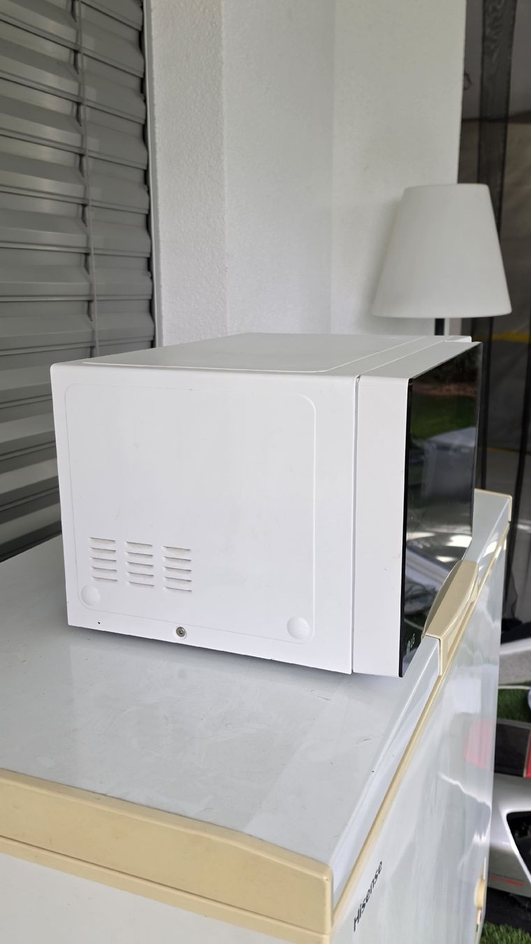 Elettrodomestici da cucina: Mikrowelle LG MS23NECBW /00 – Usato da Gisikon venduto da Michael_Lu 4