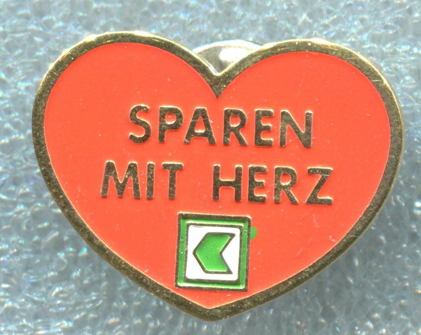 Plaketten & Abzeichen: St.Galler Kantonalbank SPAREN MIT HERZ – Gebraucht aus Winterthur von Sammleroase