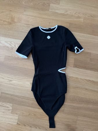 MAJE T-Shirt schwarz mit Cut-out