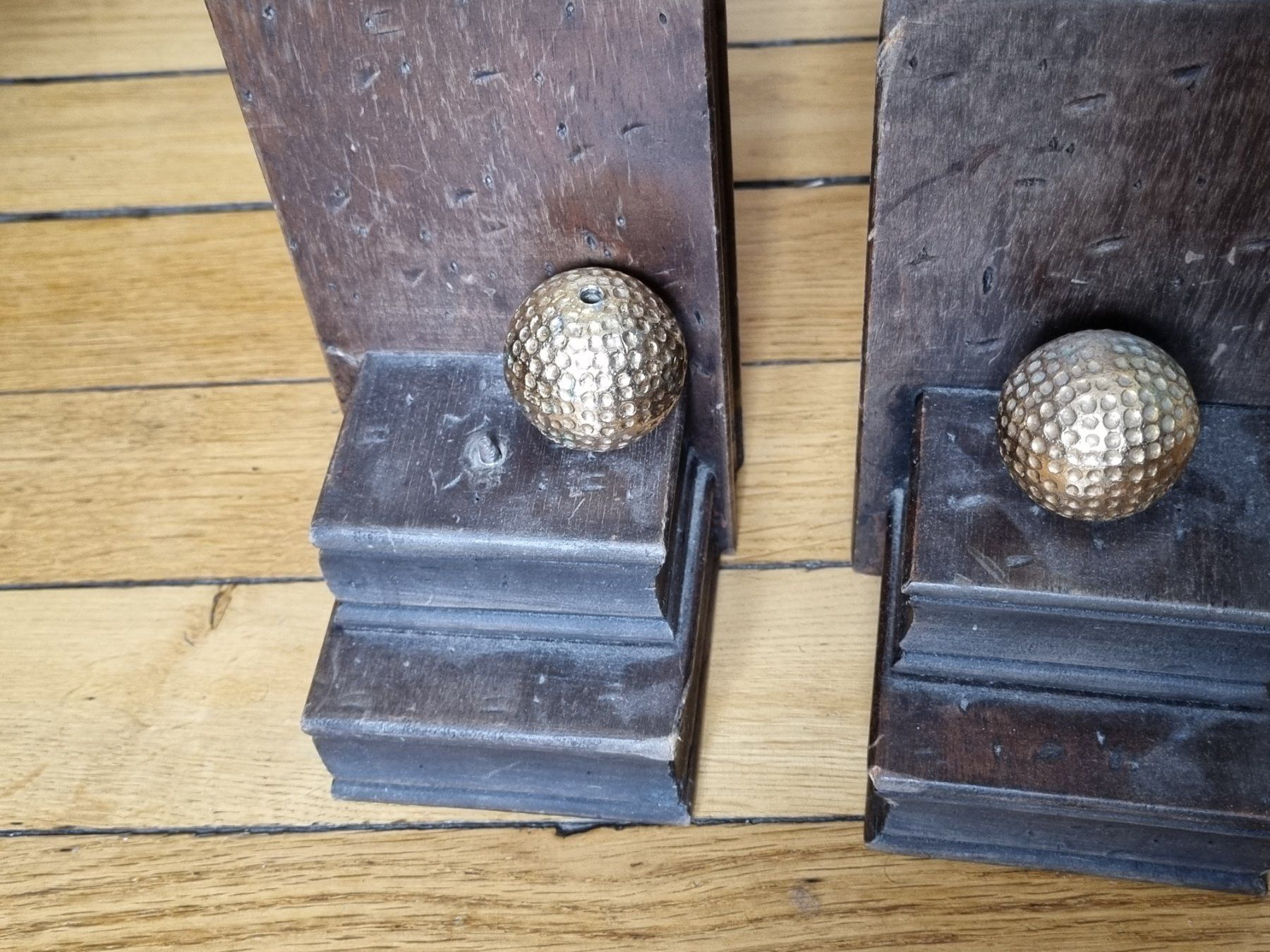 Altro in Decorazioni & Accessori: Buchstützen mit Golf Ball Alt – Difettoso da Schaffhausen venduto da Leveron13 6